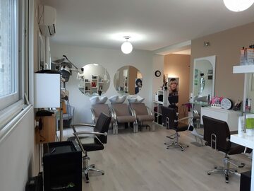 A ceder SALON DE COIFFURE dans les Landes - Ref : 40-503 A ceder SALON DE COIFFURE dans les Landes - Ref : 40-503