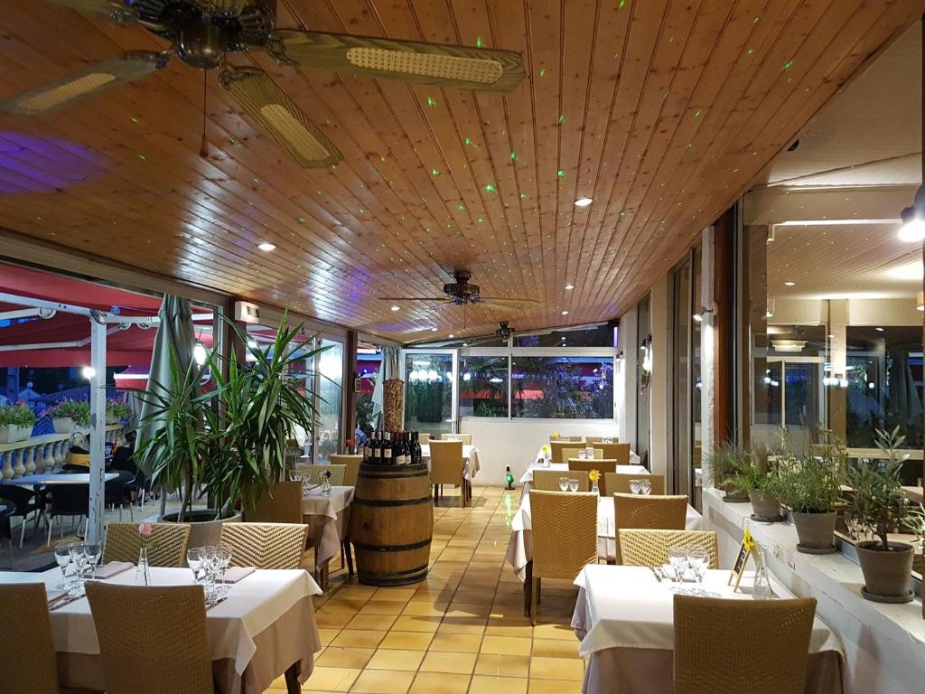 A Ceder trés belle affaire d'HÖTELLERIE-RESTAURATION dans le gers en gascogne - Ref : 32-1259
