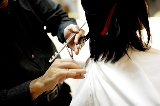 A ceder RAISON DE SANTE  SALON DE COIFFURE MIXTE & BARBIER dans le GERS - Ref: 32-1007