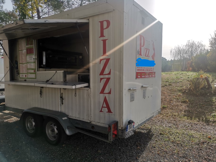 A ceder Remorque Food Truck PIZZA  dans le Gers , secteur Eauze