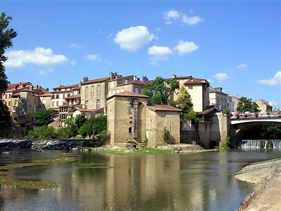 BAR-BRASSERIE à MONT DE MARSAN Dans Les Landes - Ref- 40-1130