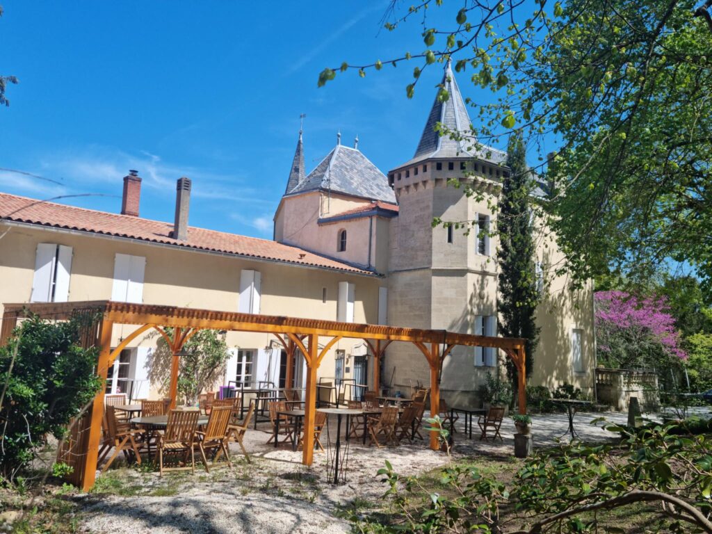 MANOIR